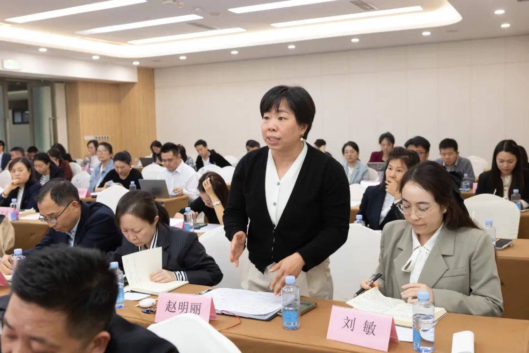 聚焦 | 华神科技举办新《公司法》专题培训，深化员工法律意识与合规文化
