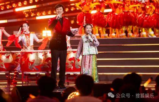 这场晚会台下简直是追星现场，名场面太多了吧？