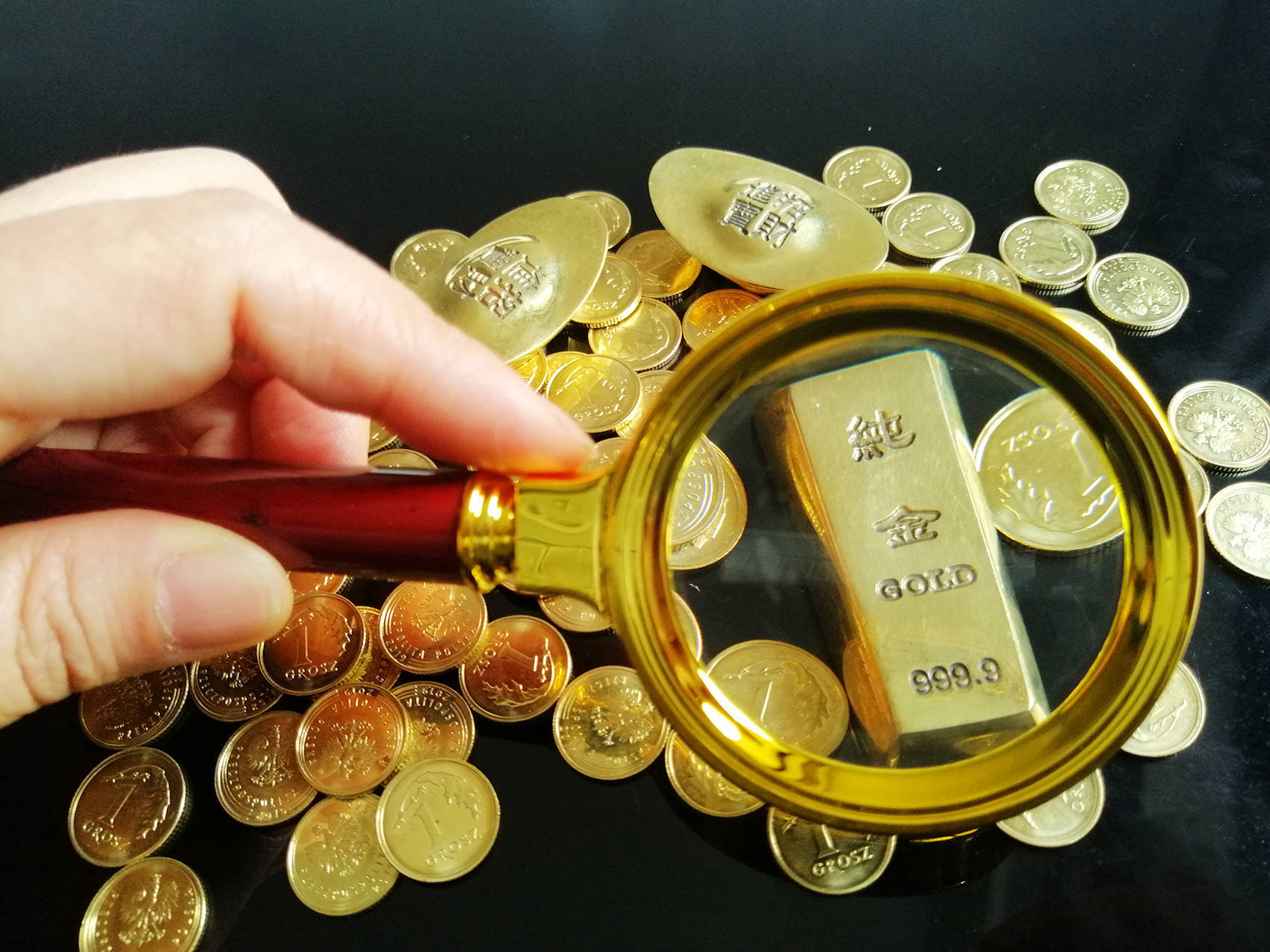 国际金价，再创历史新高！消费者：从今年年中一直观望到十一，没想到越等越贵！机构：仍上涨空间