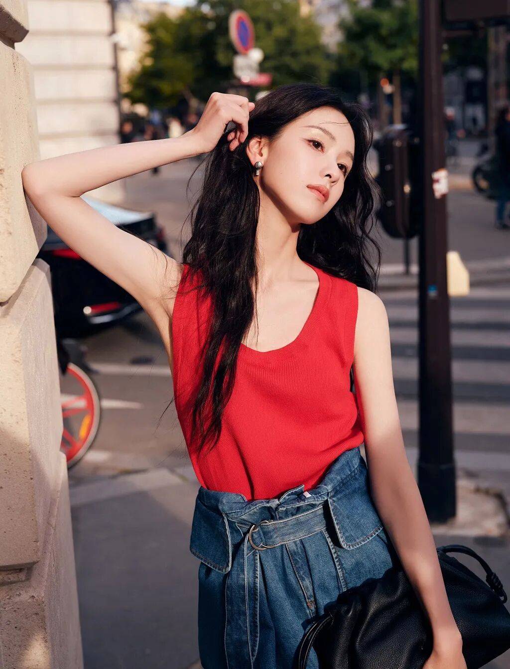 时装周上的女明星，秋冬氛围感一键封顶！