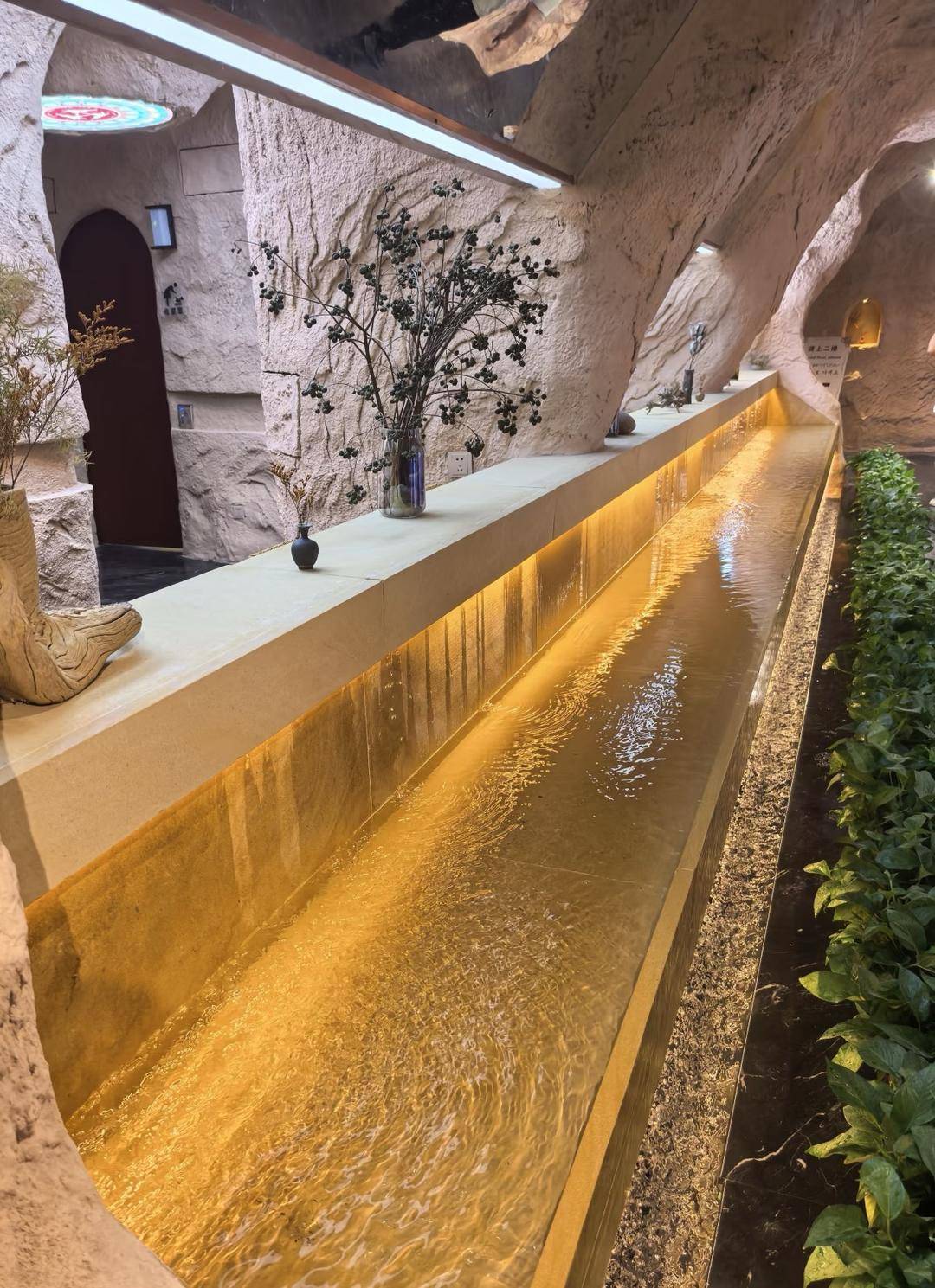 敦煌一“豪华”公厕成网红打卡点 管理单位：初心是传播地域文化特色