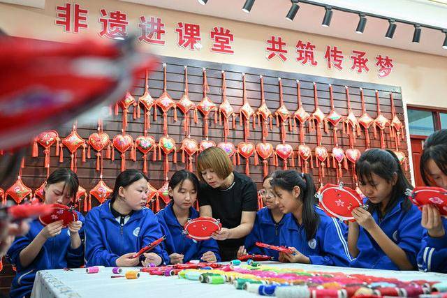 镜观·回响丨以文化人 以文育人