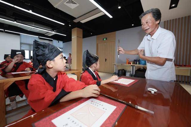 镜观·回响丨以文化人 以文育人