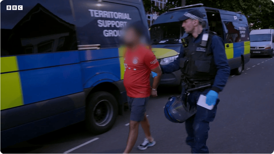 凯特患癌竟因辉瑞疫苗？伦敦4万被盗手机直飞香港，比贩毒暴利产业链曝光…