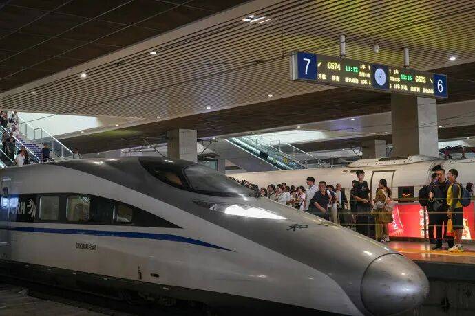 104.8万！郑州铁路单日客发量创历史新高