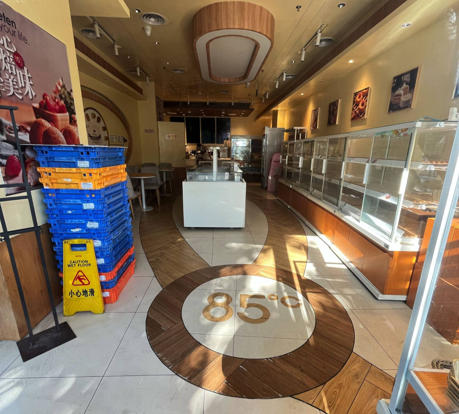 又一门店关闭，85度C北京仅剩一家门店！公司回应接连闭店系“汰换择优”，年底前将新增加盟店